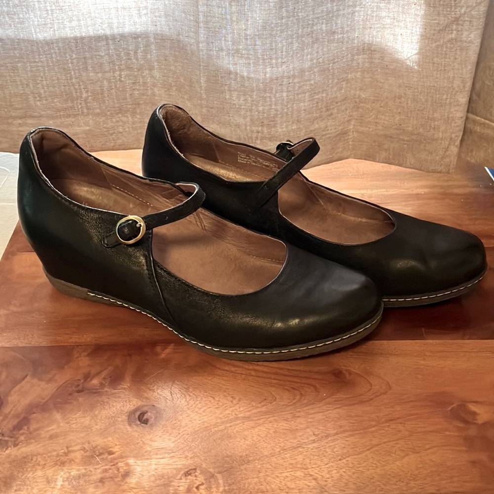 Dansko Loralie Mary Jane Wedge Size 8